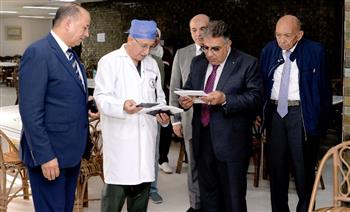   محافظ الدقهلية يزور مركز أمراض الكلى والمسالك البولية بجامعة المنصورة