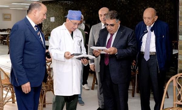 محافظ الدقهلية يزور مركز أمراض الكلى والمسالك البولية بجامعة المنصورة