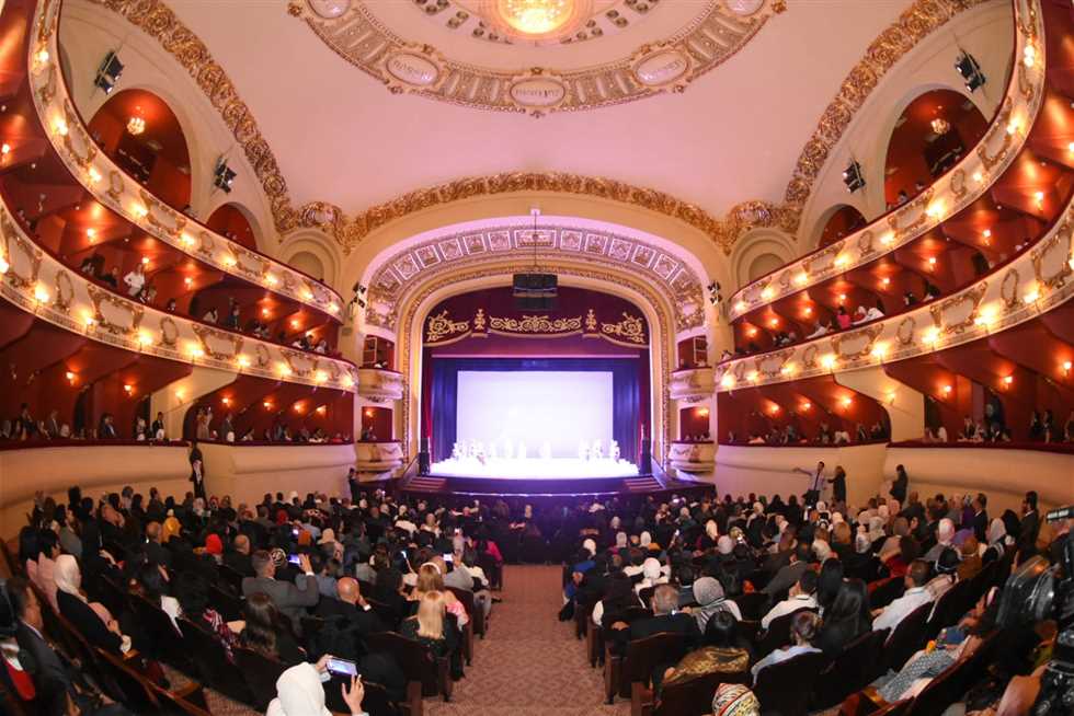 أوبرا الأسكندرية تتجمل بـ أغانى السينما المصرية