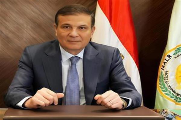 عبد المعطي يهنئ 9 من باحثي مركز البحوث لإدراجهم ضمن قائمة "ستانفورد" لأفضل العلماء تأثيرا