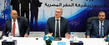 وزيرا البترول والعمل يكرمان أوائل خريجي دورات الحفر والخدمات البترولية