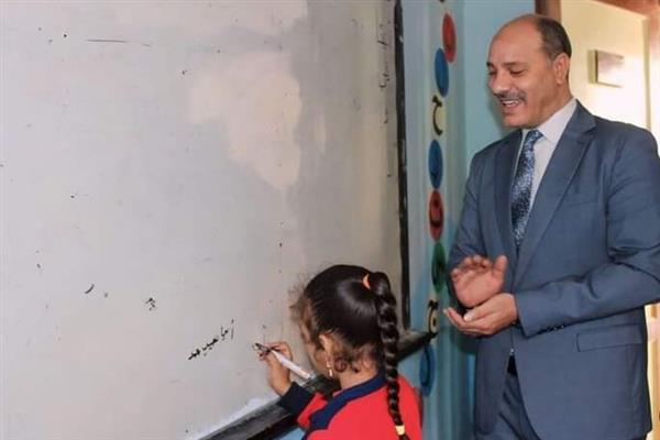 مدير تعليم الإسكندرية يتابع انتظام الدراسة بإدارة وسط التعليمية