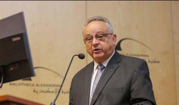 الدكتور أحمد زايد: التحول الأخضر لم يعد خيارًا بل ضرورة لحماية أمننا البيئي