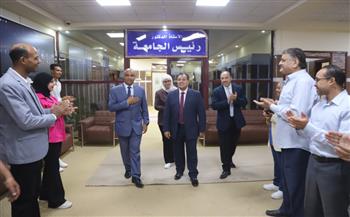   رئيس جامعة جنوب الوادي يستقبل "موسى" ويهنئه بمنصب نائب رئيس الجامعة
