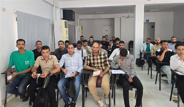 وزير العمل: اختبارات جديدة للمرشحين للعمل بالأردن في مصنع نسيج وملابس جاهزة