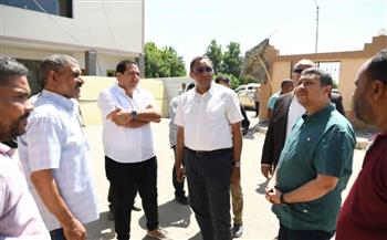   محافظ قنا يتابع أعمال مجمع مواقف نجع حمادي ويوجه بسرعة التنفيذ بجودة عالية