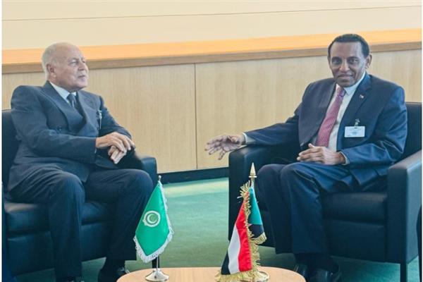 أبو الغيط يلتقي رئيس الوزراء السوداني على هامش أعمال الجمعية العامة للأمم المتحدة