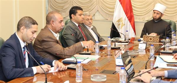 وزير الأوقاف يبحث جهود هيئة الأوقاف والمجموعة الوطنية