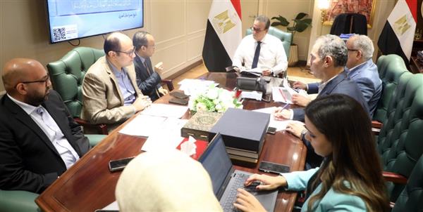 وزير الصحة يتابع مستجدات نفقة الدولة وقوائم الانتظار