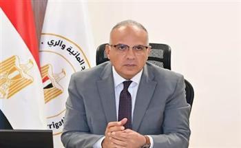 وزير الري يوجه باستمرار المتابعة الدقيقة للتأكد من إنهاء أعمال تطهير مخرات السيول