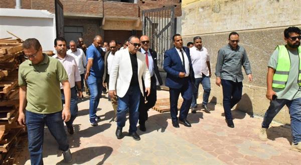 محافظ أسيوط يرافق وفد الهيئة العربية للتصنيع لتحديد موقع معرض دائم