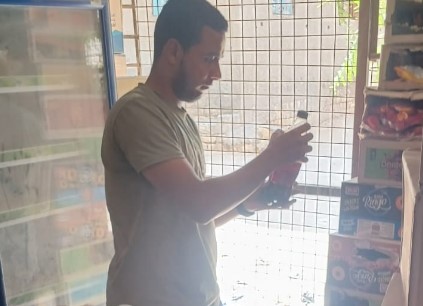 ضبط أكثر من 4500 زجاجة مياه غازية داخل مخزن بدون ترخيص ببني سويف