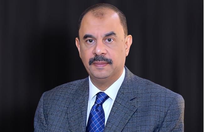 محافظ سوهاج يوجه بمراقبة تطبيق المواعيد الشتوية لفتح وغلق المحلات