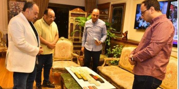 محافظ أسيوط يشيد بابتكار محلي في مجال الديكور يختصر الوقت ويخفض التكاليف