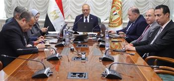   وزير العمل يشهد تسليم 700 عقد عمل معظمهم لـ"ذوي همم" 