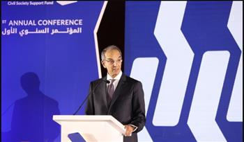   وزير الاتصالات: تنفيذ حزمة متكاملة من مشروعات التحول الرقمي 