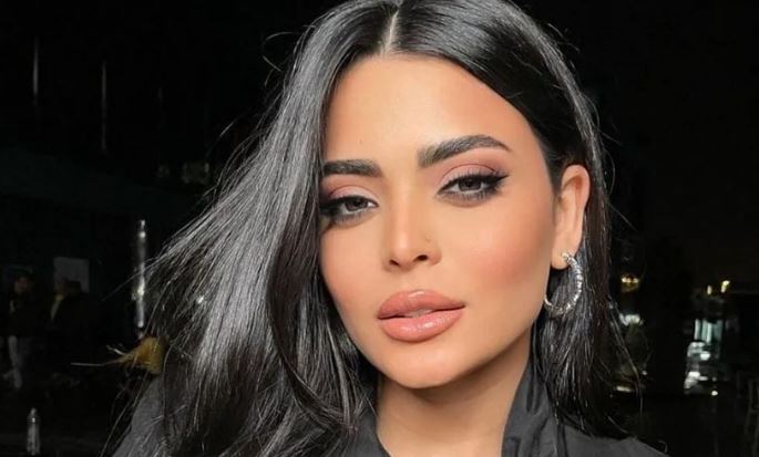 أسماء جلال تخطف الأنظار بإطلالة صيفية