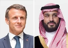 ولي العهد السعودي والرئيس الفرنسي يبحثان في اتصالٍ هاتفي سبل تعزيز التعاون ومستجدات الأوضاع في غزة