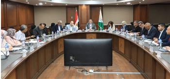   محافظ الجيزة يبحث الموقف التنفيذي للمشروعات القومية 