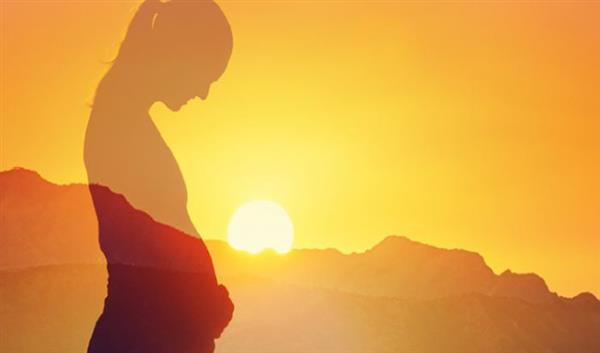 حرارة الأرض تهدد المواليد الجدد.. كيف يفاقم تغير المناخ مخاطر الحمل والأمومة؟