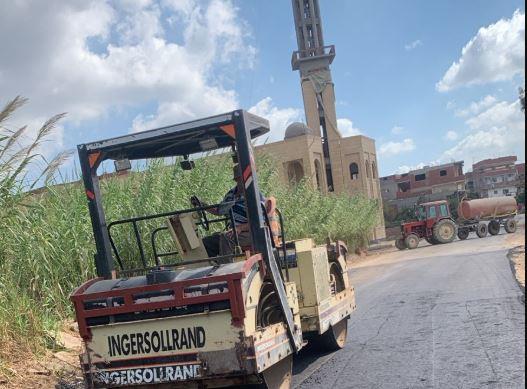 محافظ الغربية يتابع أعمال المرحلة الثانية لرصف طريق السنطة شنراق لدعم الاستثمار