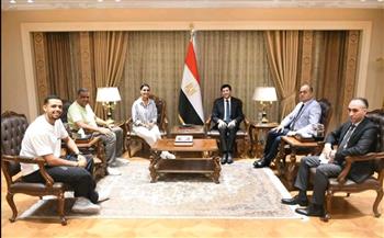   وزير الشباب والرياضة يستقبل رئيس الاتحاد المصري للإسكواش