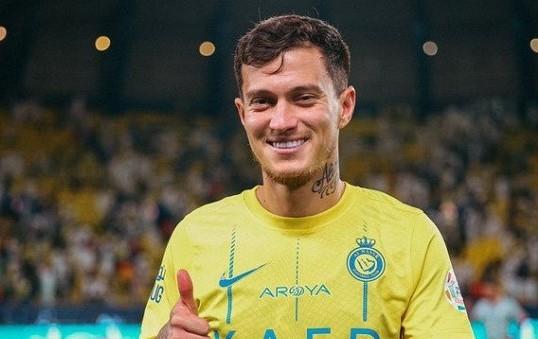 القادسية السعودي ينهي تعاقده مع لاعب النصر أوتافيو