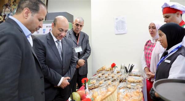 نائب وزير التعليم يفتتح معرض منتجات التعليم الفني بالعاصمة الإدارية