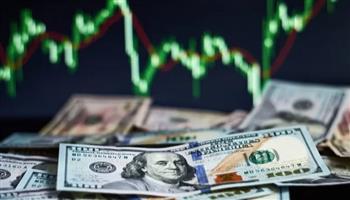   الدولار يتراجع مع تصاعد المخاوف من إغلاق محتمل للحكومة الأمريكية   