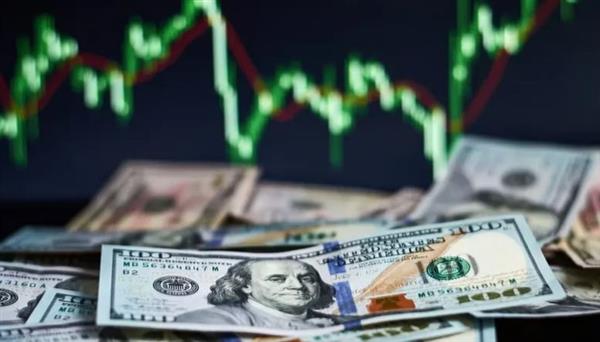 الدولار يتراجع مع تصاعد المخاوف من إغلاق محتمل للحكومة الأمريكية