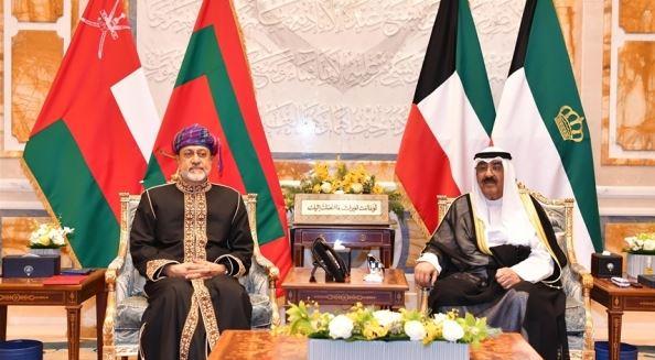 أمير الكويت وسلطان عمان يبحثان هاتفيا العلاقات بين البلدين والمستجدات الإقليمية والدولية