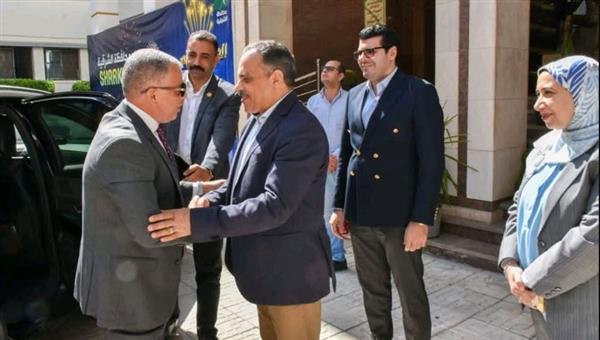 محافظ الإسماعيلية يقدم التهنئة لمحافظ الشرقية بمناسبة العيد القومي للمحافظة