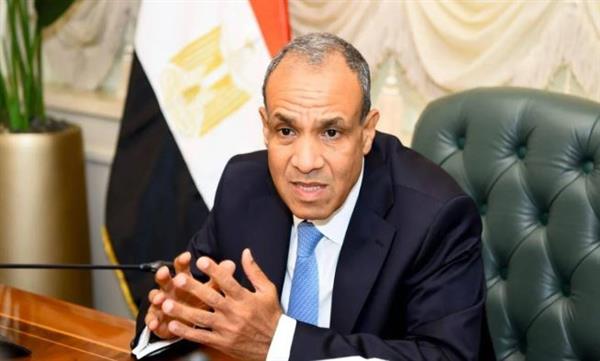 وزير الخارجية ونظيره البحريني يؤكدان أهمية التشاور العربي المشترك في مواجهة التحديات الإقليمية