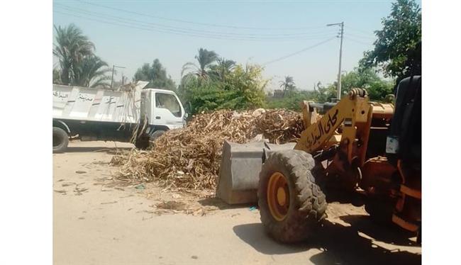 محافظ أسيوط: استمرار رفع نواتج تطهير الترع والمصارف بقرى مركز البداري