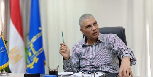 محافظ أسوان: توزيع سيارات الميكروباص الحديثة دعم لوسائل النقل الآمنة والصديقة للبيئة