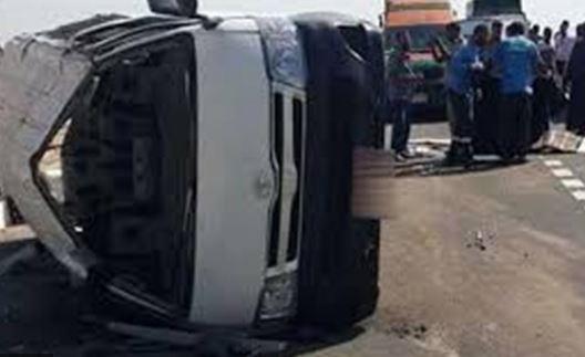 13 مصابًا في انقلاب ميكروباص بأكتوبر