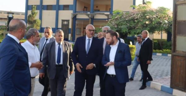 محافظ القليوبية يتفقد مدرسة "إيجيبت جولد" للتكنولوجيا التطبيقية بالعبور