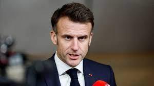   تهدد زعامة ماكرون الأوروبية.. الإطاحة بحكومة بايرو تربك الجيش الفرنسي
