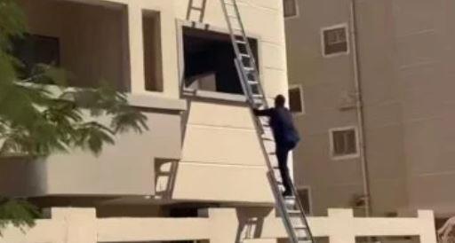 الأمن ينقذ قطة محتجزة بأحد العقارات فى المنيا