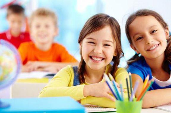 كيف تساعدين طفلك على الاندماج سريعًا بالمدرسة