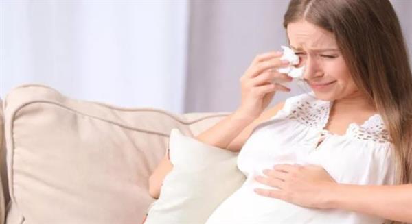 الضغط النفسي أثناء الحمل.. كيف يؤثر على الجنين وصحة الأم
