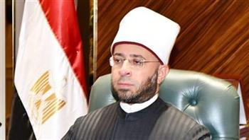 وزير الأوقاف ينعى مقيم شعائر بالأوقاف ويوجه بإعانة عاجلة لأسرته