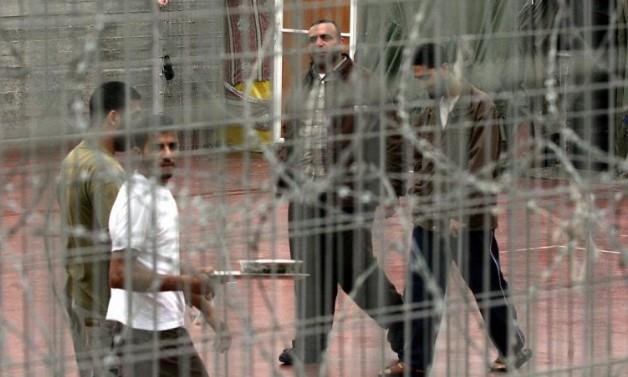 هيئة الأسرى الفلسطينيين: محاكم الاحتلال الإسرائيلي تعرقل إجراءات الإفراج عن المعتقلين