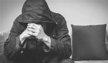   عزلة الشباب العازب: أزمة الوحدة العاطفية