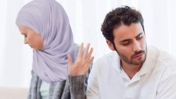 هل يحق للزوجة الامتناع عن زوجها إن كان مرتكبًا للمعاصي؟