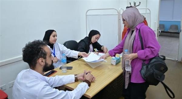 بدء توقيع الكشف الطبي على الطلاب الجدد بجامعة القاهرة