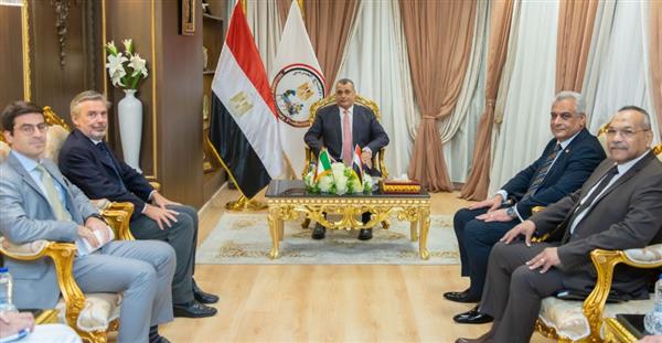 وزير الإنتاج الحربي يستقبل السفير الإيطالي