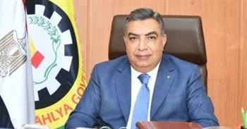   محافظ الدقهلية يوجه بتشكيل لجان فنية لحل مشكلات توصيل المرافق