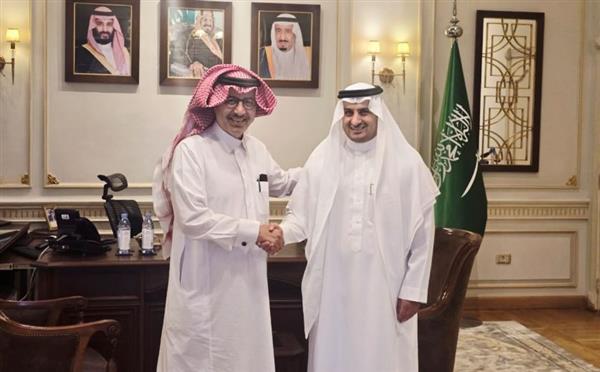 الهويشان يستقبل السفير صالح  الحصيني، سفير خادم الحرمين الشريفين بمصر