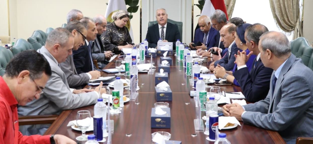 الهيئة الوطنية للصحافة تناقش أزمات المؤسسات القومية